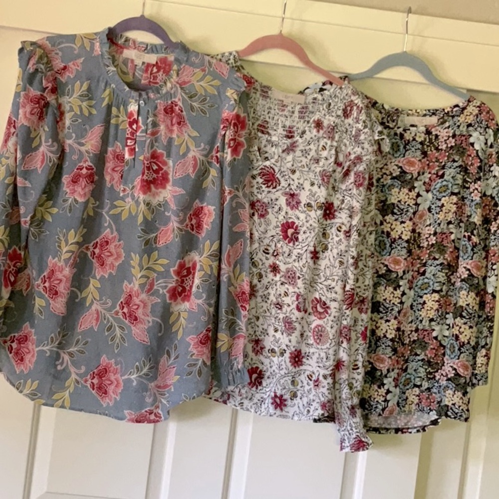 THREE ANN TAYLOR LOFT FLORAL BLOUSES. SIZE 14/XL